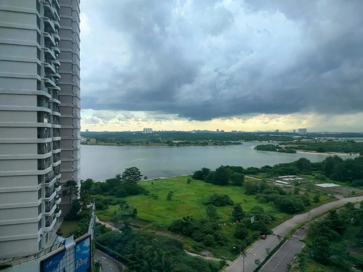 Dangabay Seaview 4Pax With Netflix Wifi Apartment Johor Bahru 0*,  Malaysia